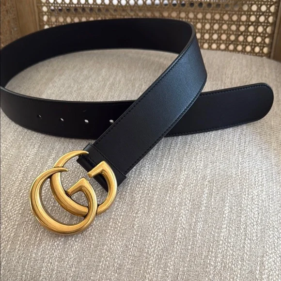 Gucci | Accessories | Gucci Black And Gold Leather Belt With  display picture 2